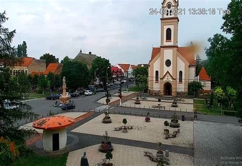 Live HD webcam of Jimbolia town centre, Romania